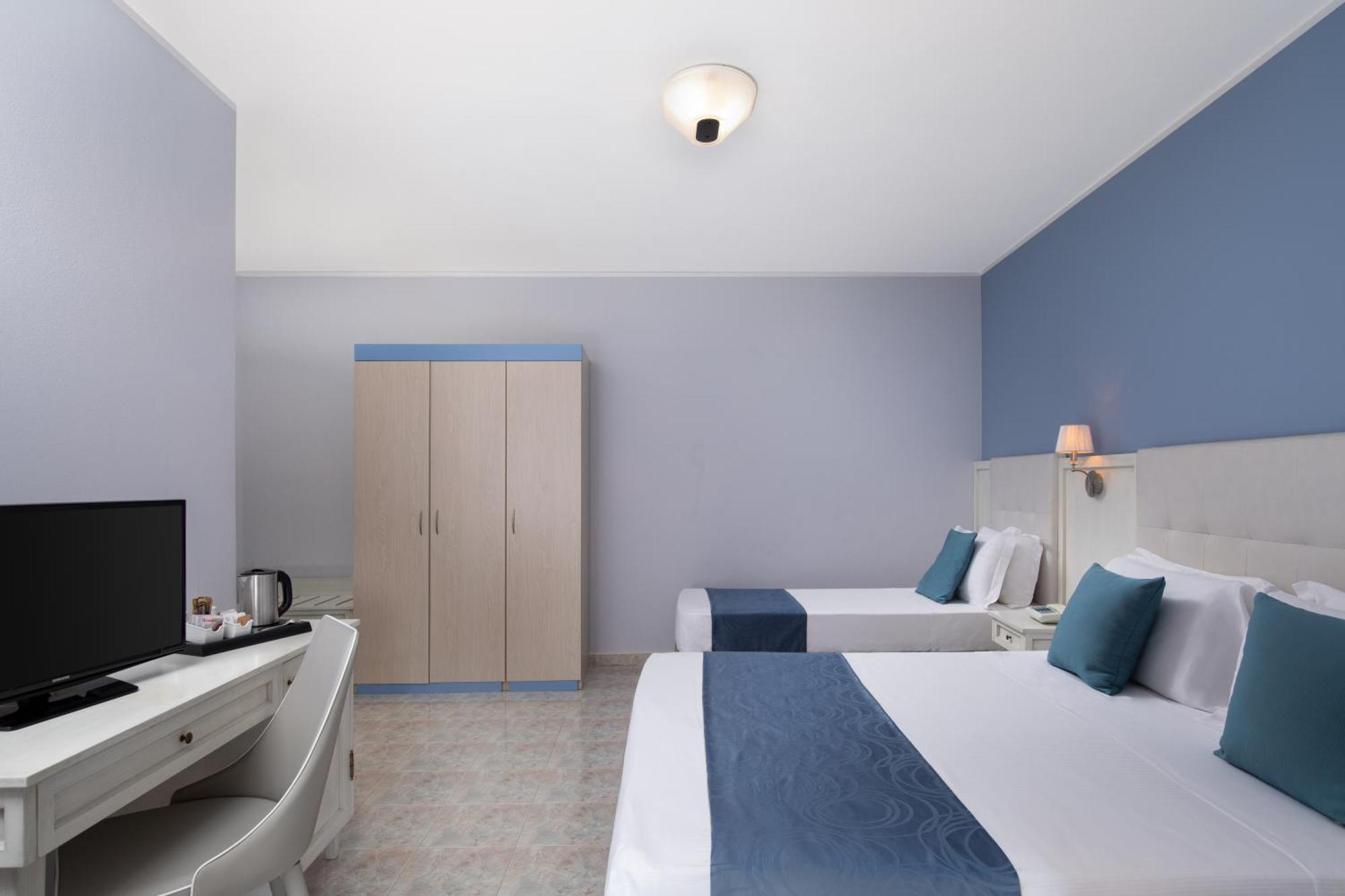 Hotel Rosa Dei Venti Castelsardo Exteriör bild