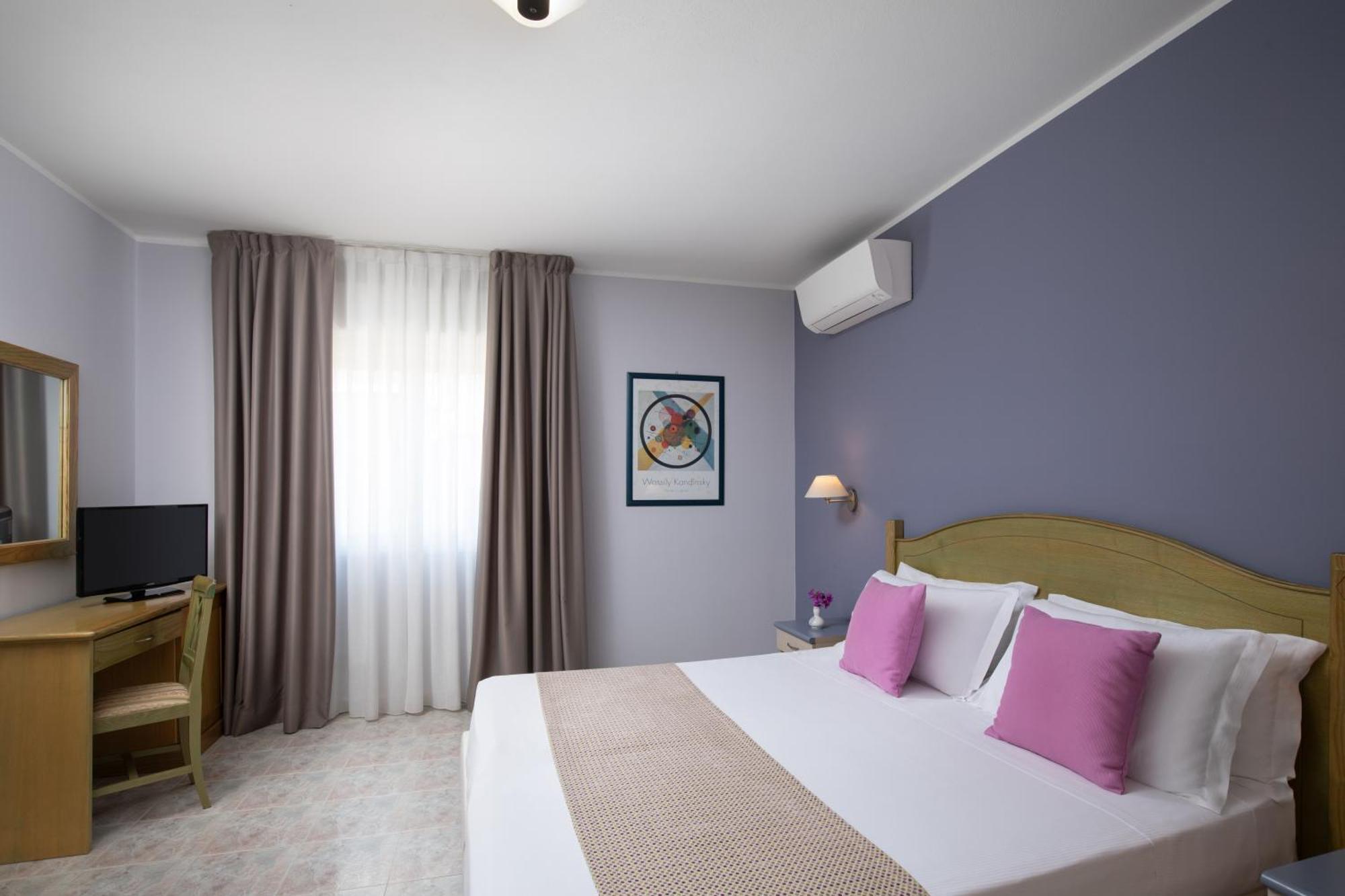 Hotel Rosa Dei Venti Castelsardo Exteriör bild