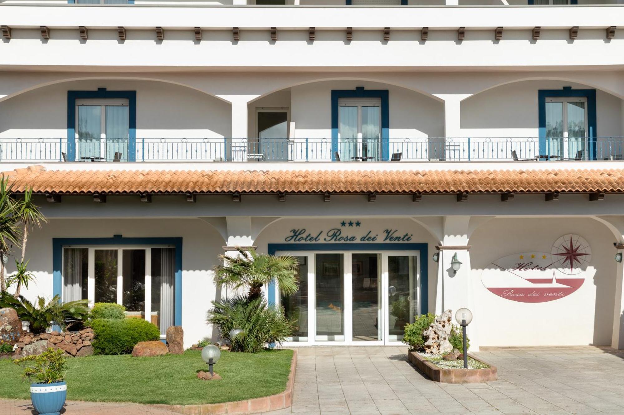 Hotel Rosa Dei Venti Castelsardo Exteriör bild