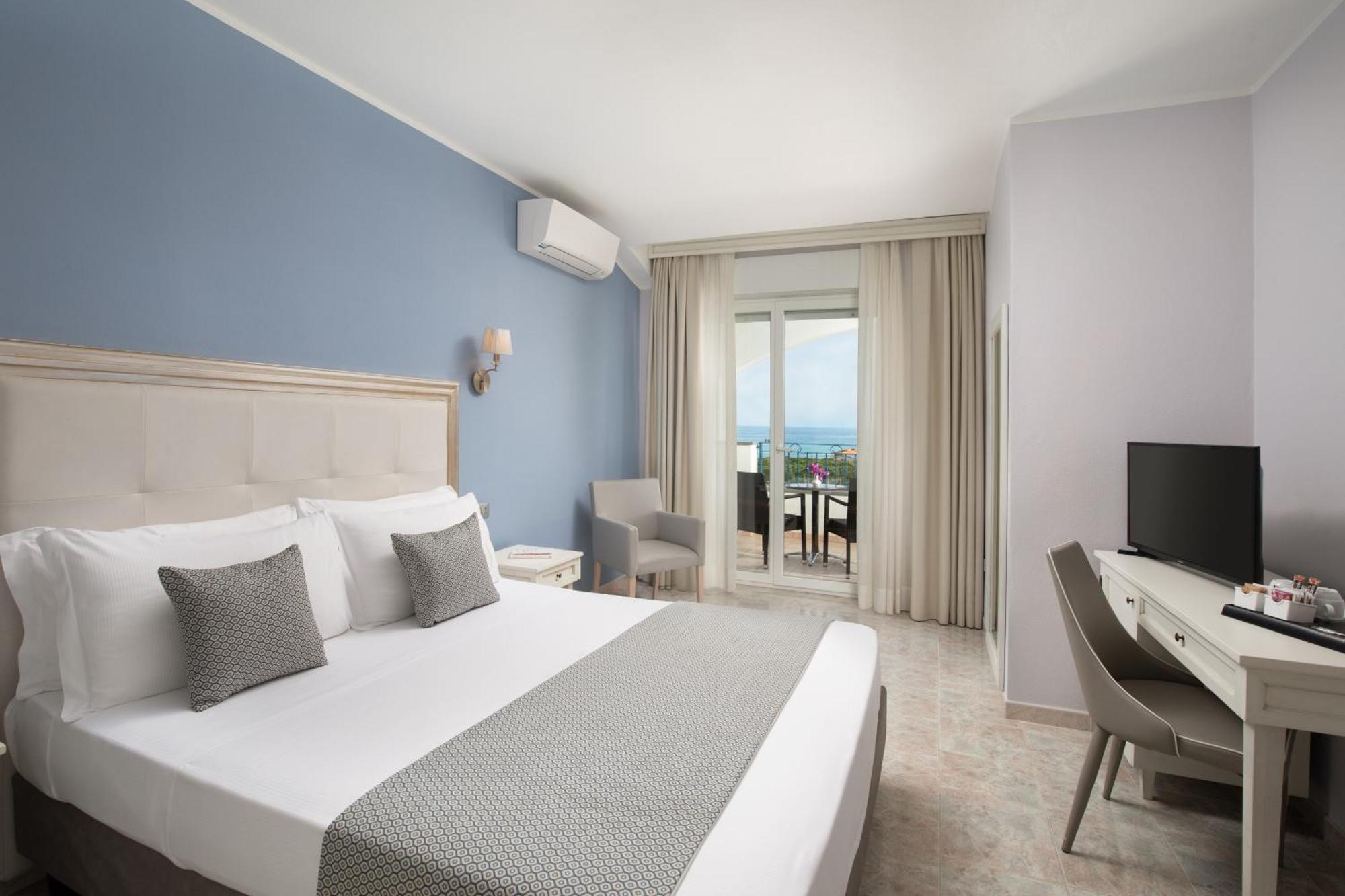 Hotel Rosa Dei Venti Castelsardo Exteriör bild