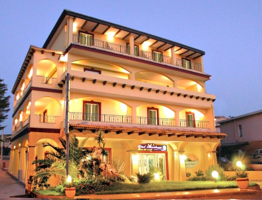 Hotel Rosa Dei Venti Castelsardo Exteriör bild