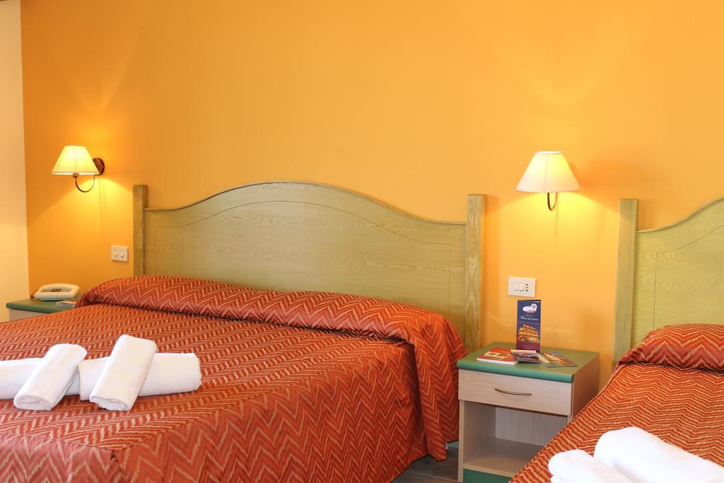 Hotel Rosa Dei Venti Castelsardo Exteriör bild