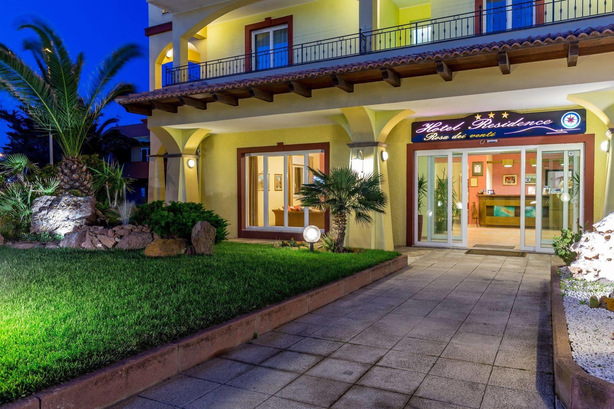 Hotel Rosa Dei Venti Castelsardo Exteriör bild