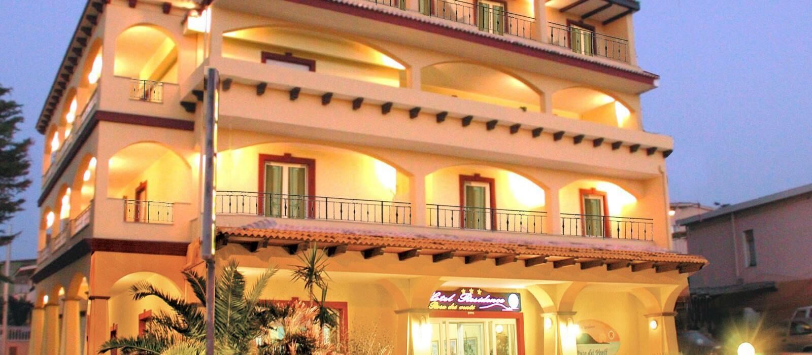 Hotel Rosa Dei Venti Castelsardo Exteriör bild